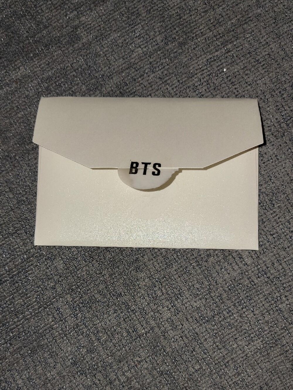BTS Snow Globe withPhotocards - Picture 6 of 10